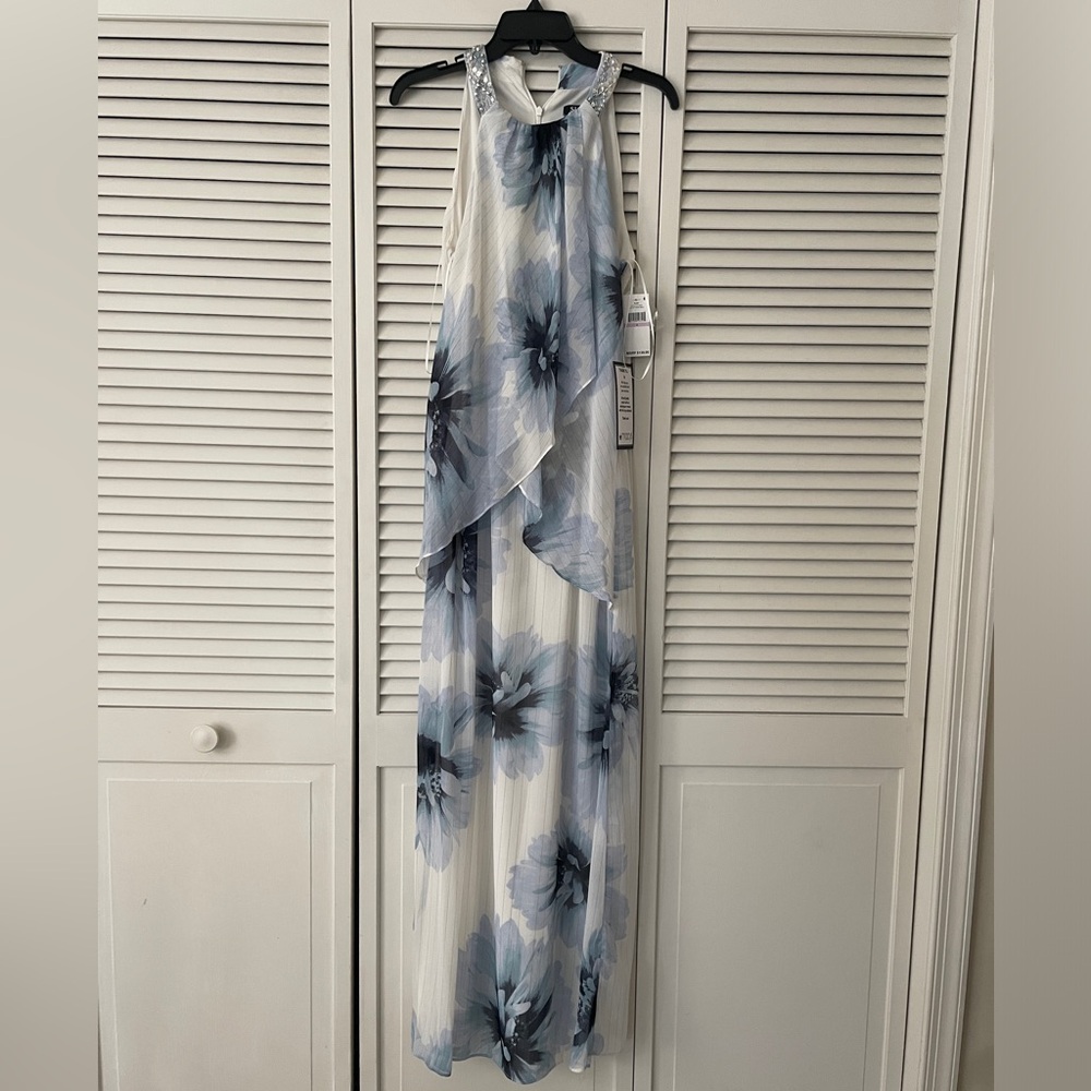 Long flowy dress never worn tags still on